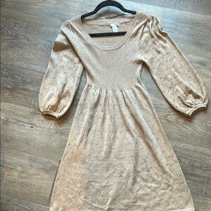 Elegant Gold Women’s Dress